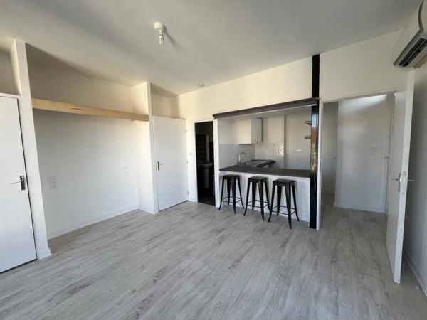 REF 12374 - 11 RUE DE VALENCIENNES - F1 AU 1ER ETAGE