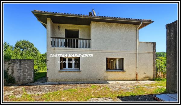 Maison à vendre 6 pièces AUCH (32) à 5 minutes du centre ville - Grand bâtiment d'exploitation.