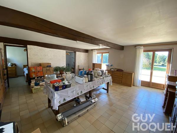 Vallée de la Conie, Longère avec dépendances