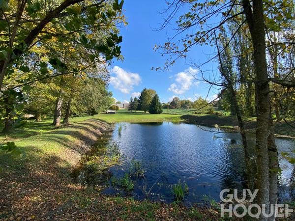 Vallée de la Conie, Longère avec dépendances
