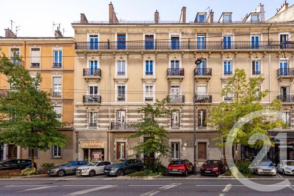Appartement F2 à vendre  2 pièces - 61 m 2   GRENOBLE  - 38