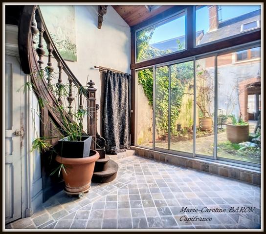 BUZANCAIS (36)maison atypique 3 chambres grandes surfaces