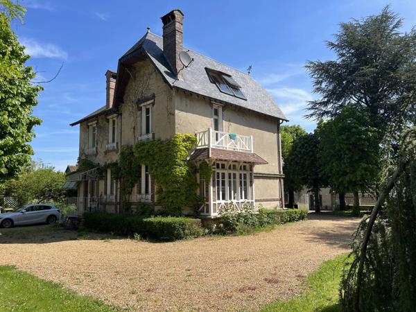 Vente                                                      Propriété
                        
                     7 pièces                      180 m2                     à Anet