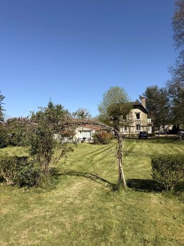 Vente                                                      Propriété
                        
                     7 pièces                      180 m2                     à Anet