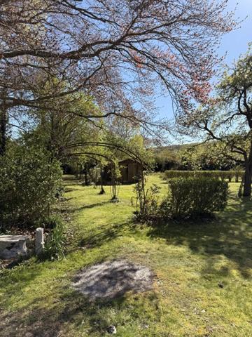 Vente                                                      Propriété
                        
                     7 pièces                      180 m2                     à Anet