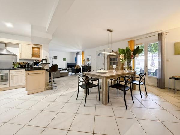 À VENDRE MAISON AU GRAU DU ROI AVEC PISCINE