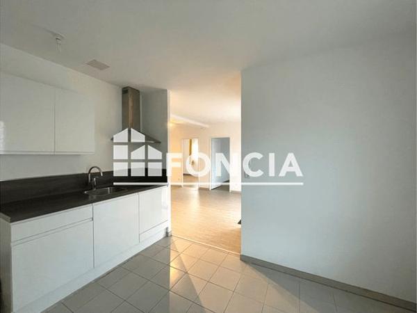 Location Appartement 3 pièces 65.1 m² - 14 RUE PERSEPOLIS ET 56 RUE DES OISEAUX Louviers 27400