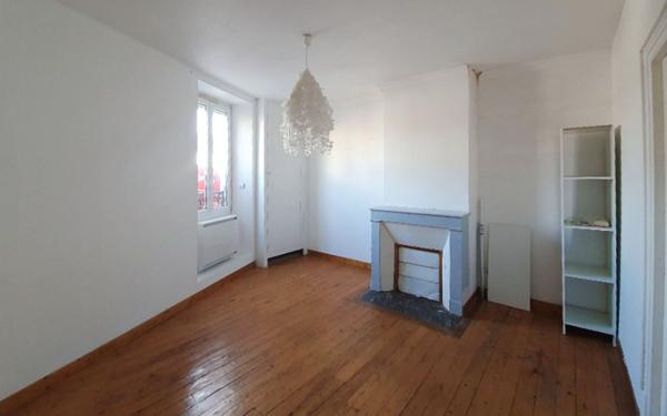 Immeuble à vendre    2 pièces • 40 m2 Veneux-les-Sablons