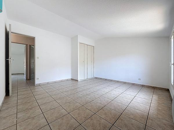 Maison Orange 4 pièce(s) 103 m2 avec terrain + garage