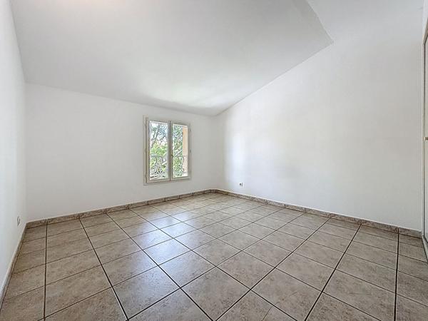 Maison Orange 4 pièce(s) 103 m2 avec terrain + garage