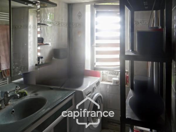 Maison à vendre  ECHASSIERES (03) Maison plus dépendances sur terrain de 2288 m2