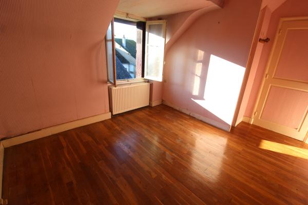 La Guerche-sur-l'Aubois (18150) Maison familiale avec jardin – La Guerche-sur-l’Aubois