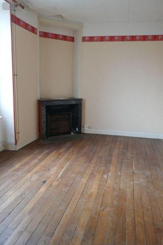 Maison de ville à vendre à Saint-Gaultier dans l'Indre (36800), ref : 037/2201