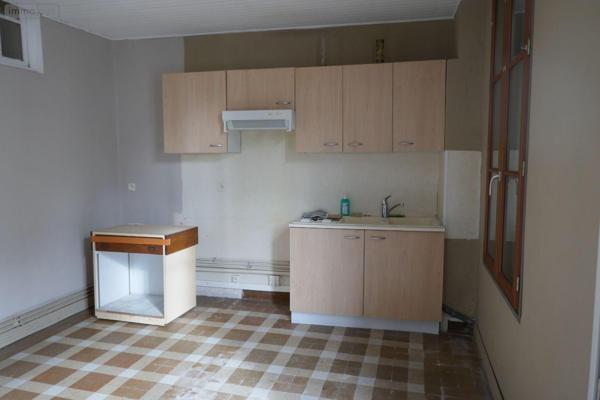 Maison de ville à vendre à Saint-Gaultier dans l'Indre (36800), ref : 037/2201