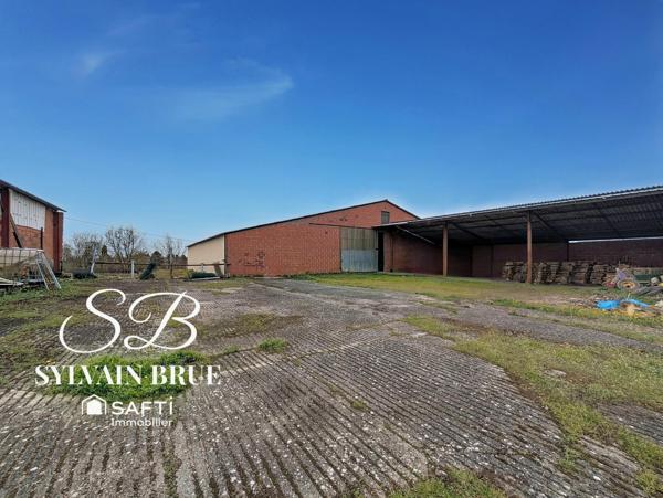 Propriété de 161m² avec 900m² de hangars et ateliers
