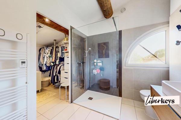 Propriété d’exception à Istres – Vue panoramique sur la colline & cadre zen