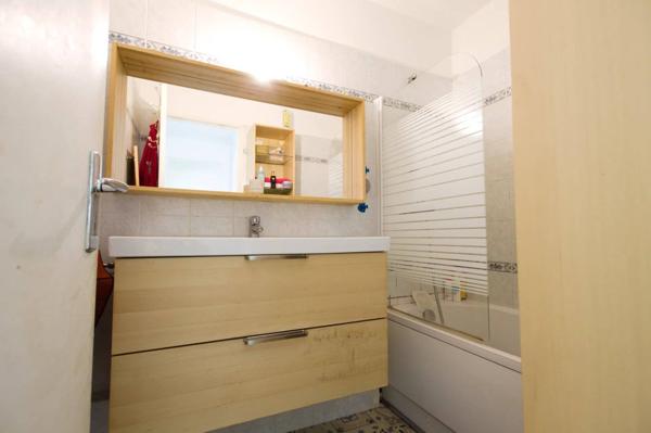 T3 Résidence standing avec piscine et tennis.