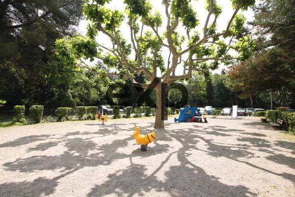 T3 Résidence standing avec piscine et tennis.