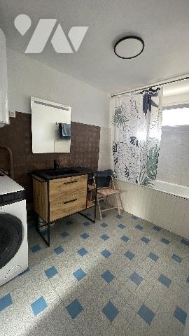 TOURY Centre ville maison de ville sans travaux de 2 chambres