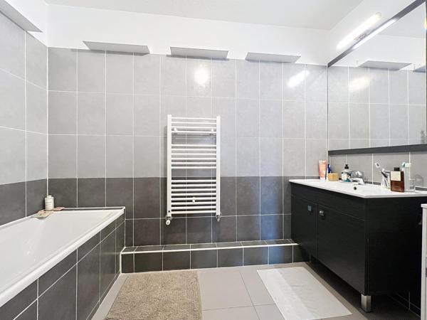 Appartement de 98 m² – 3 chambres – Vue panoramique – Terrasse 31 m²