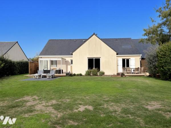 Maison de Plain-Pied Lumineuse avec 4 Chambres et Grand Jardin – Tiercé