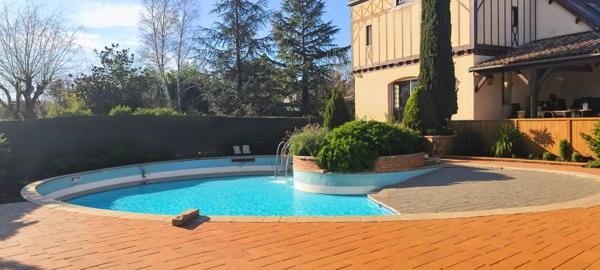 Montpon-Ménestérol (24700) Dordogne – Viager Libre – Demeure de caractère immédiatement exploitable