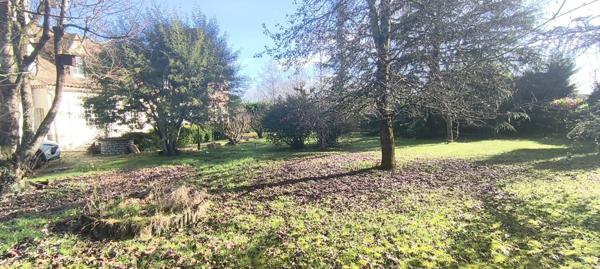 Montpon-Ménestérol (24700) Dordogne – Viager Libre – Demeure de caractère immédiatement exploitable