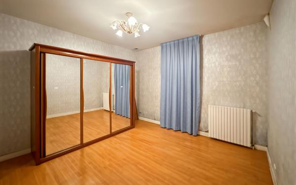 Maison à vendre    3 pièces • 135 m2 Périgueux