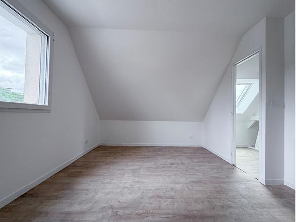 LES PONTS-DE-CÉ - Maison contemporaine neuve de 148 m² avec 5 chambres, jardin et parking !