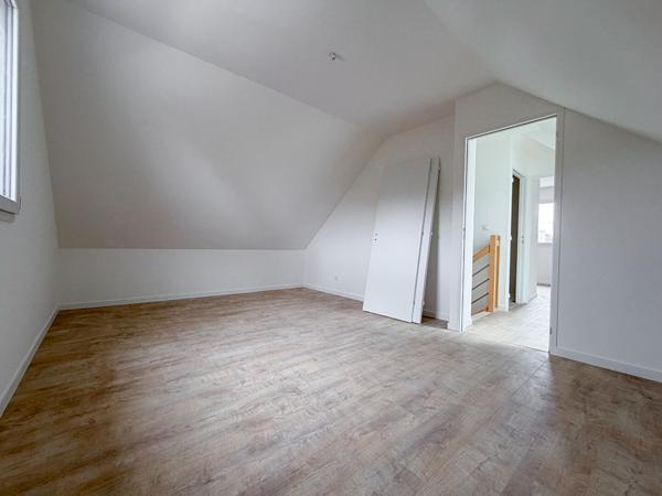 LES PONTS-DE-CÉ - Maison contemporaine neuve de 148 m² avec 5 chambres, jardin et parking !