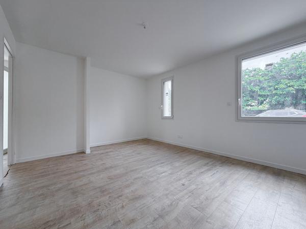 LES PONTS-DE-CÉ - Maison contemporaine neuve de 148 m² avec 5 chambres, jardin et parking !