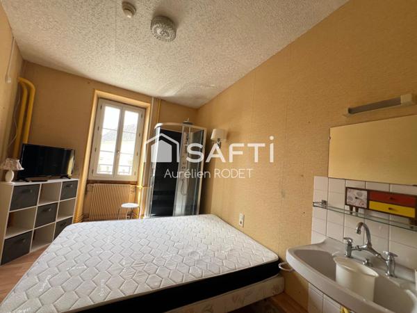 Bar/Restaurant + chambres d'hôtes a développer.