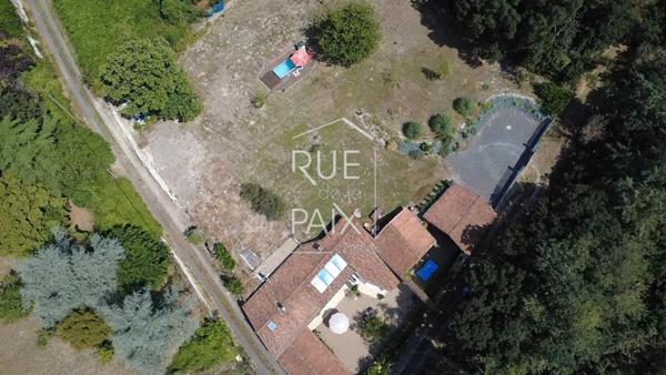 86200 CHALAIS Maison Chalais 8 pièce(s) 177 m2