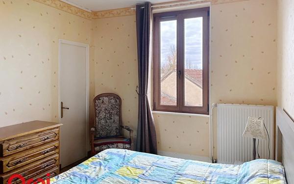 Maison à vendre    5 pièces •  Bézenet