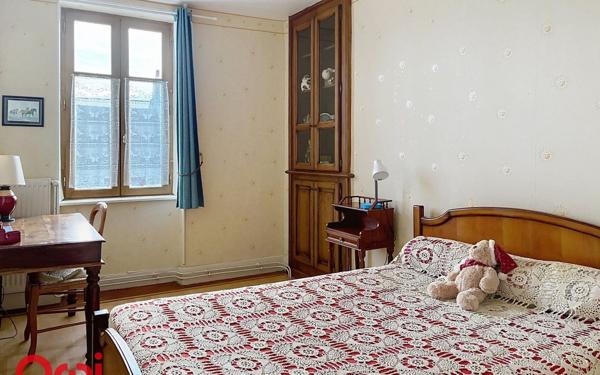 Maison à vendre    5 pièces •  Bézenet