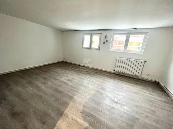 MAISON CONFLANS STE HONORINE €335 000 ** - Référence 7293