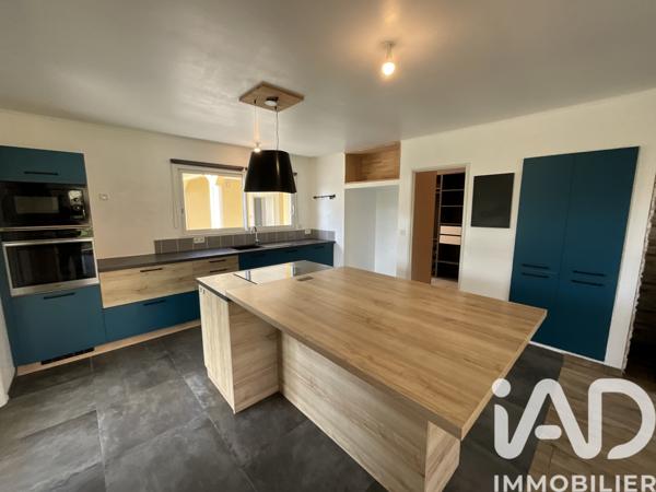 Maison à vendre 6 pièces 152 m² Saint-Julien-l'Ars