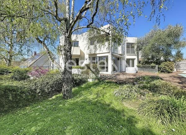 EXCLUSIVITE - VENTE MAISON WISSOUS - RARE SUR LE MARCHE - TERRAIN DE 587M2 - 9 PIECES - 6 CHAMBRES - PISCINE - JARDIN