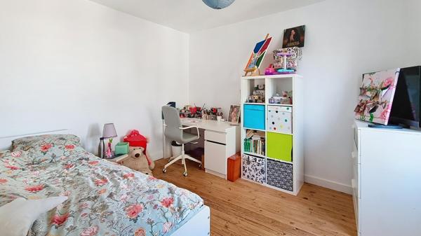 Maison en pierre rénovée - 3 chambres et bureau - Jardin sans vis-à-vis.