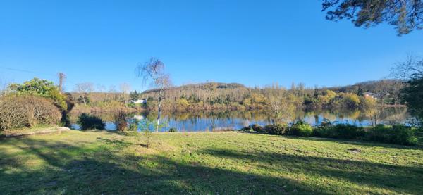 Maison de plain-pied avec vue dominante sur la Dordogne et accès privatif !