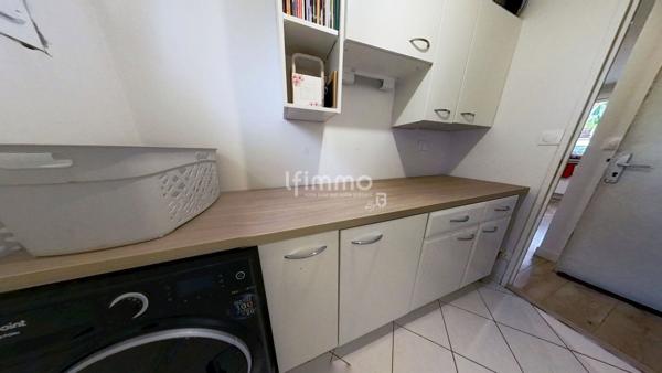 Une maison où il fait bon vivre, au cœur d’un quartier recherché.