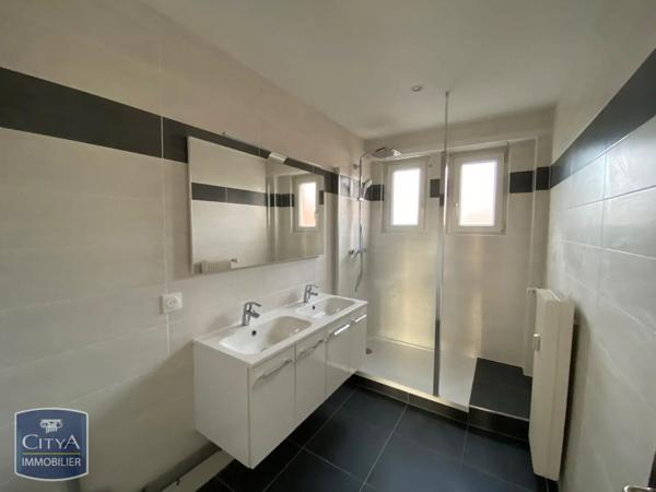 Appartement à louer 3 pièces 70.32m²