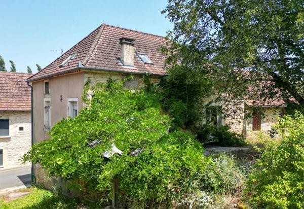 Maison ancienne - Gourdon GOURDON, Maison de village 3 chambres, avec jardin et bureau indépendant.