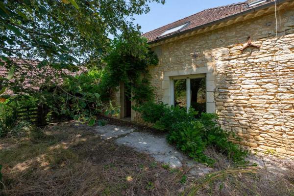 Maison ancienne - Gourdon GOURDON, Maison de village 3 chambres, avec jardin et bureau indépendant.