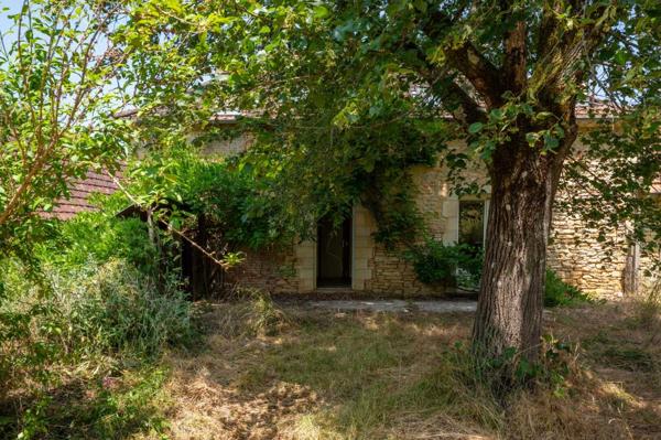 Maison ancienne - Gourdon GOURDON, Maison de village 3 chambres, avec jardin et bureau indépendant.
