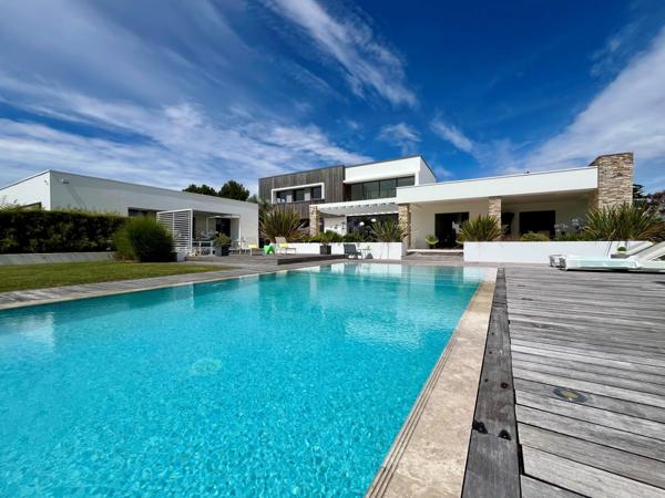 Maison à vendre  10 pièces - 380 m2 ST HILAIRE DE RIEZ - 85