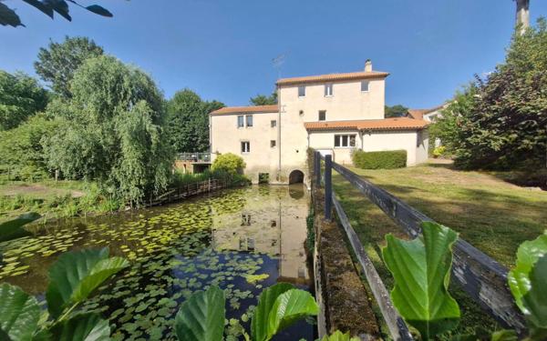 Maison à vendre    15 pièces •  Rocheservière