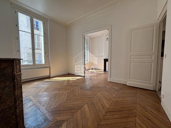 Appartement de standing refait à neuf hyper centre Orleans 5 pièce(s) 101.39 m2