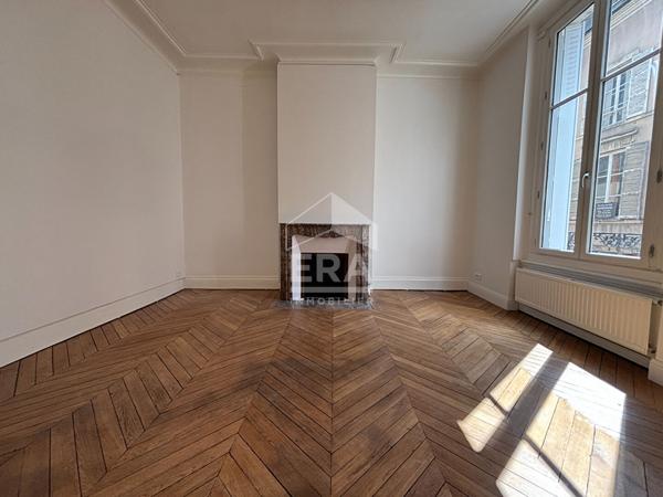Appartement de standing refait à neuf hyper centre Orleans 5 pièce(s) 101.39 m2