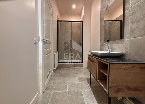 Appartement de standing refait à neuf hyper centre Orleans 5 pièce(s) 101.39 m2